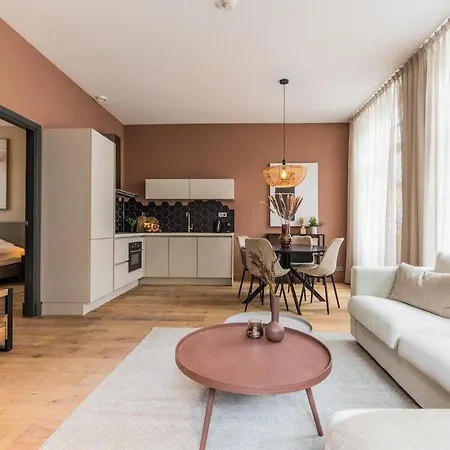 Haya Historic - Shiraz Апартаменты *