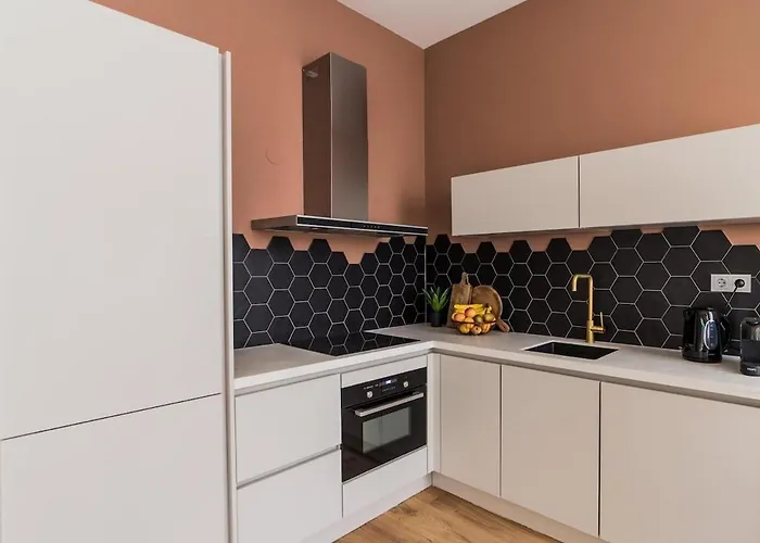 Haya Historic - Shiraz L'Aia