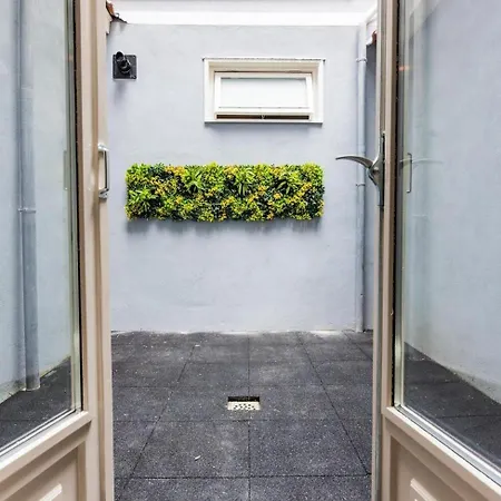 Haya Historic - Shiraz Apartment *