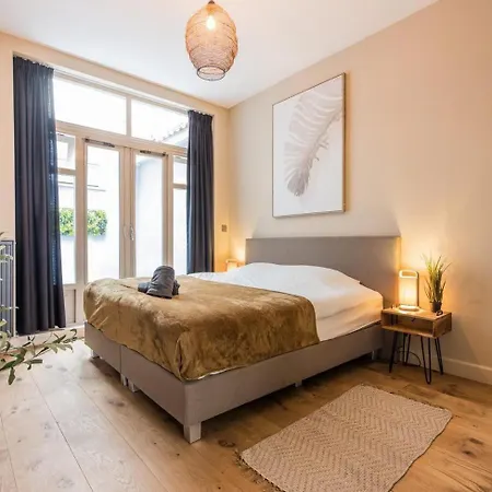 Haya Historic - Shiraz Apartment The Hague