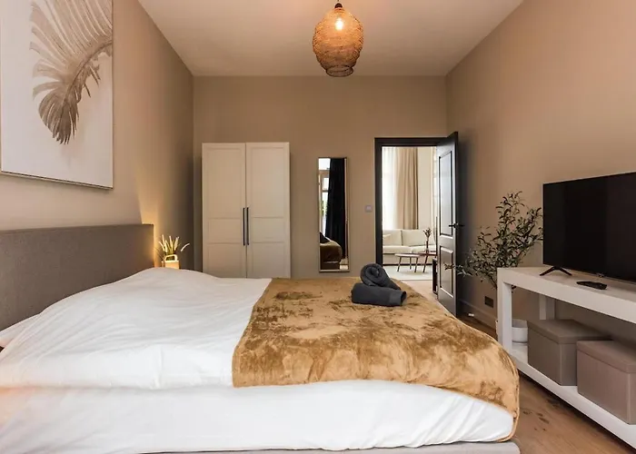 Haya Historic - Shiraz Appartement